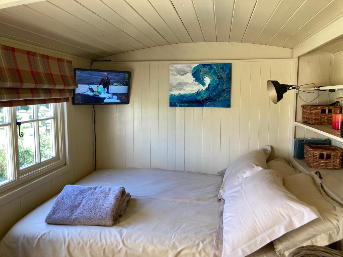 The Rowan Shepherds Hut - Housity