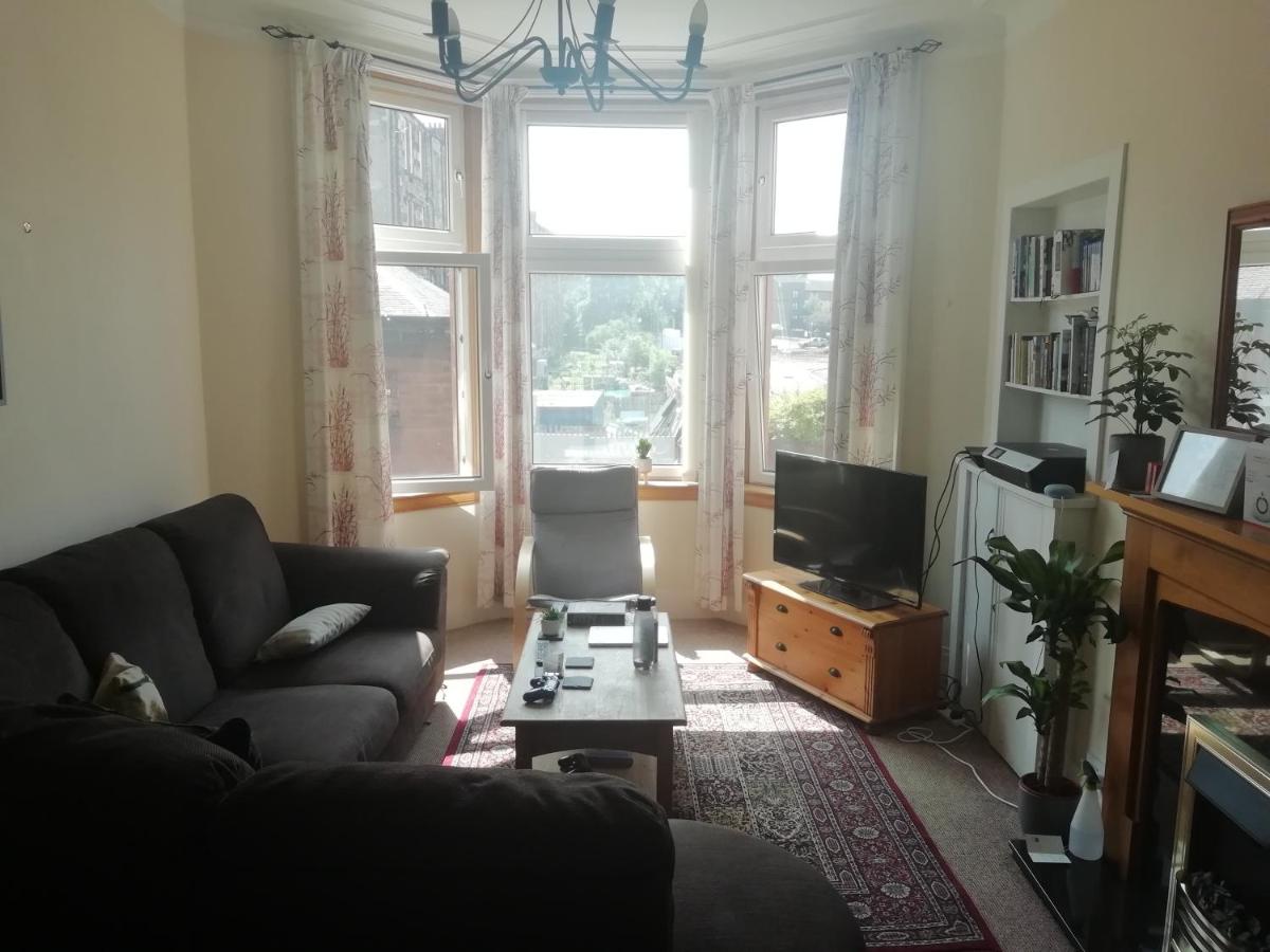 Spacious flat with double room, 20min walk/5min cycle from COP26 - Housity