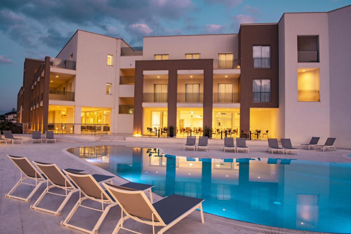 Resort La Battigia Beach & Spa - Housity