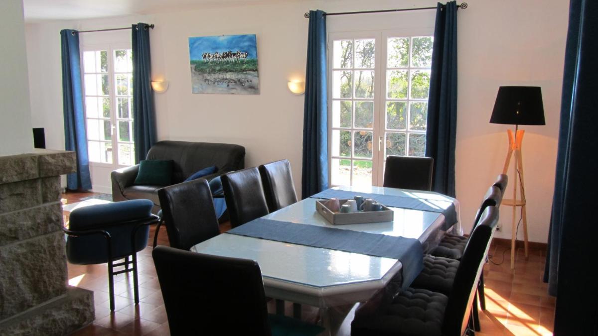 Maison au calme grand jardin privé aire de jeux Lac de Guerledan - Housity