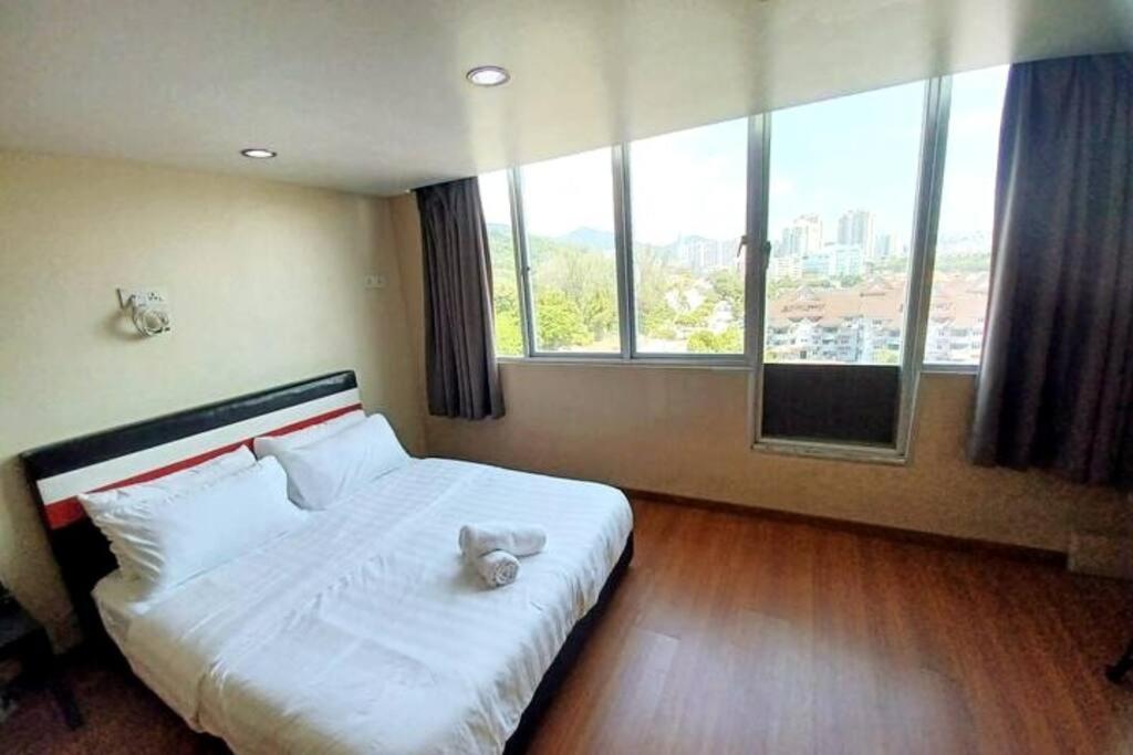 Big big world at The CEO Studio Penang - Housity