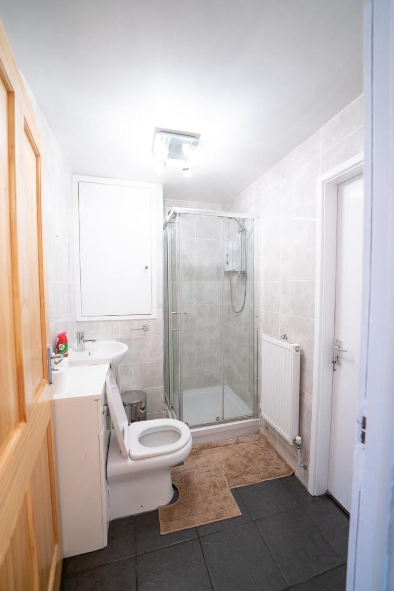 Longley Farm View -spacious 3 Bed Property - Housity