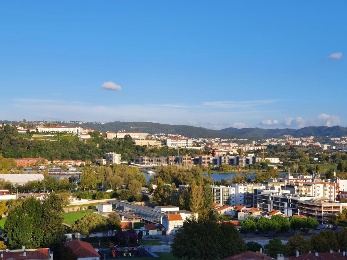 Coimbra's Black & White - Housity