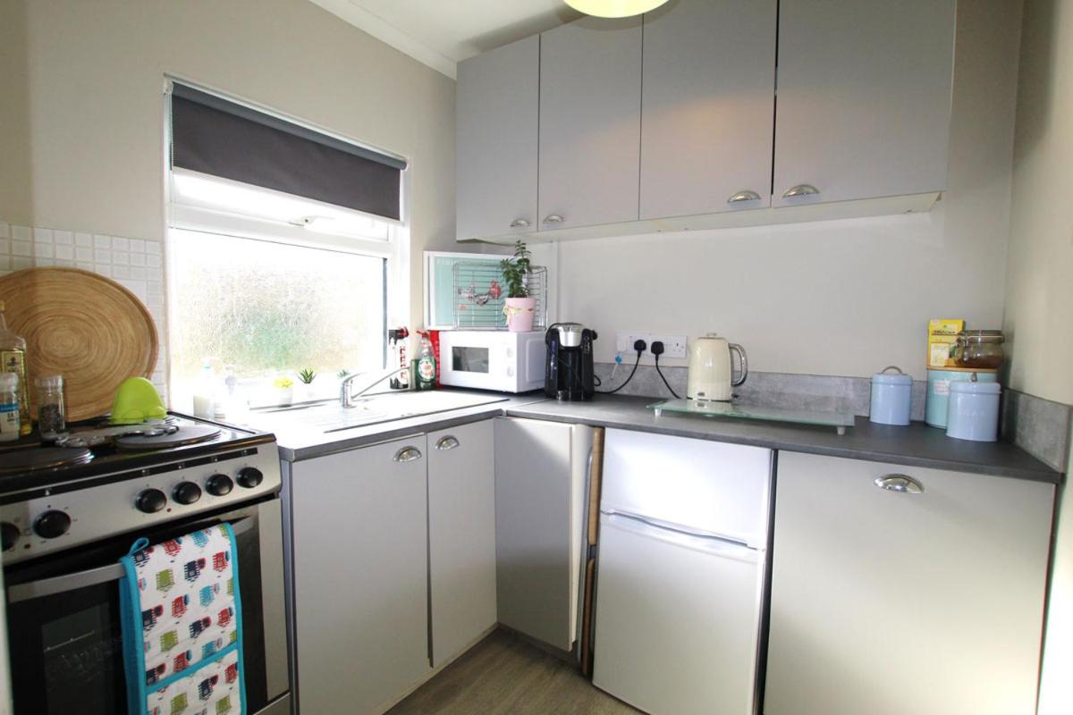 Peaceful Garden Apartment - Housity