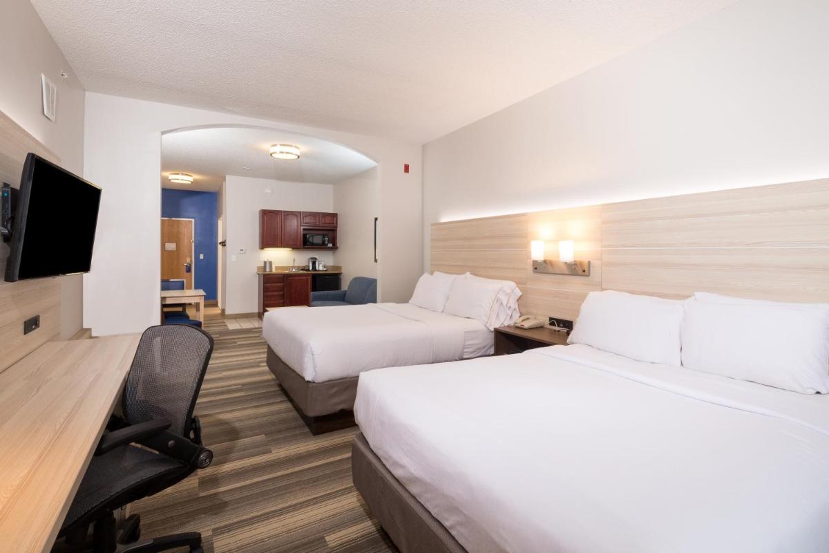 Holiday Inn Express Hotel & Suites Grand Blanc by IHG - Housity
