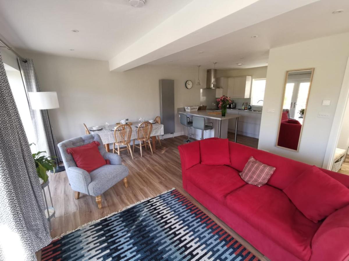 Contemporary Cottage outside South Harting - Housity
