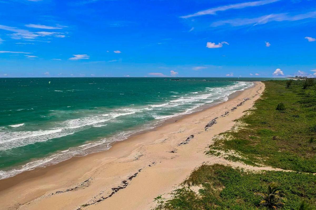 Island Beach House Private Pool and Steps to Ocean! - Housity