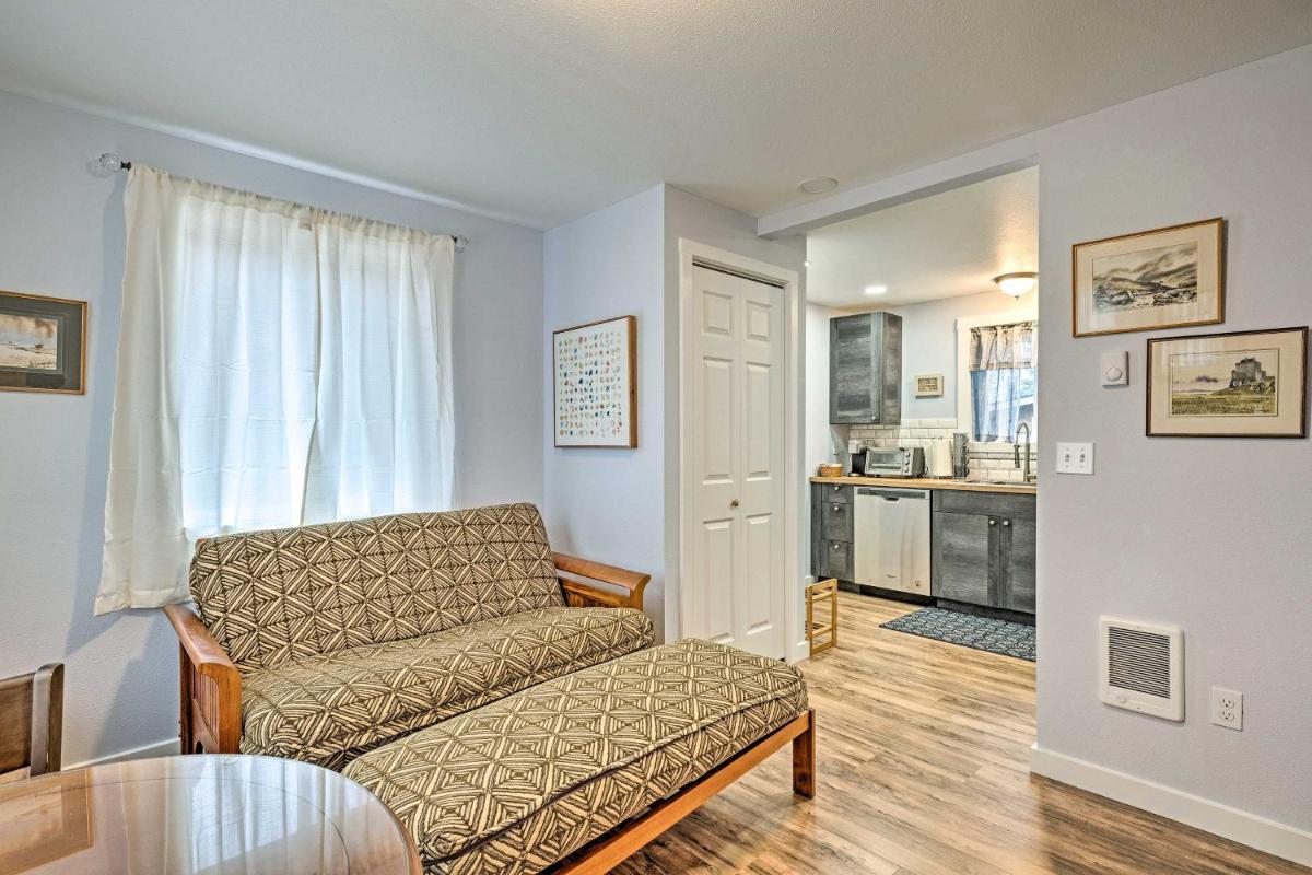 Duplex with Shared Yard - Near Long ! - Housity