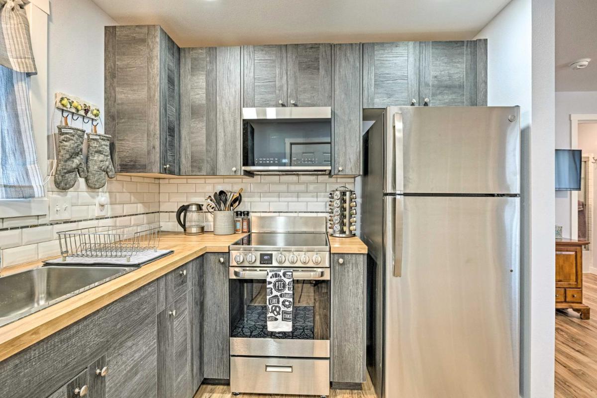 Duplex with Shared Yard - Near Long ! - Housity