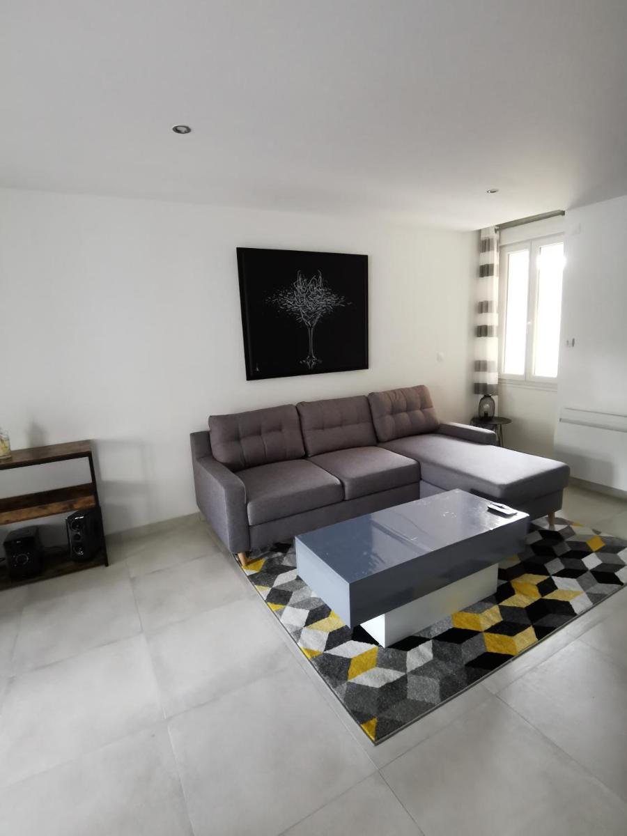 superbe appartement neuf tout équipé, non fumeur avec place de parking privée - Housity