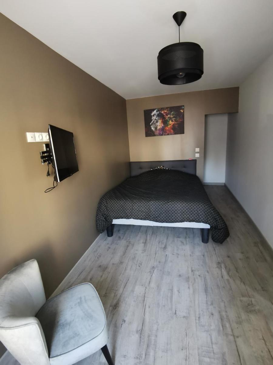 superbe appartement neuf tout équipé, non fumeur avec place de parking privée - Housity