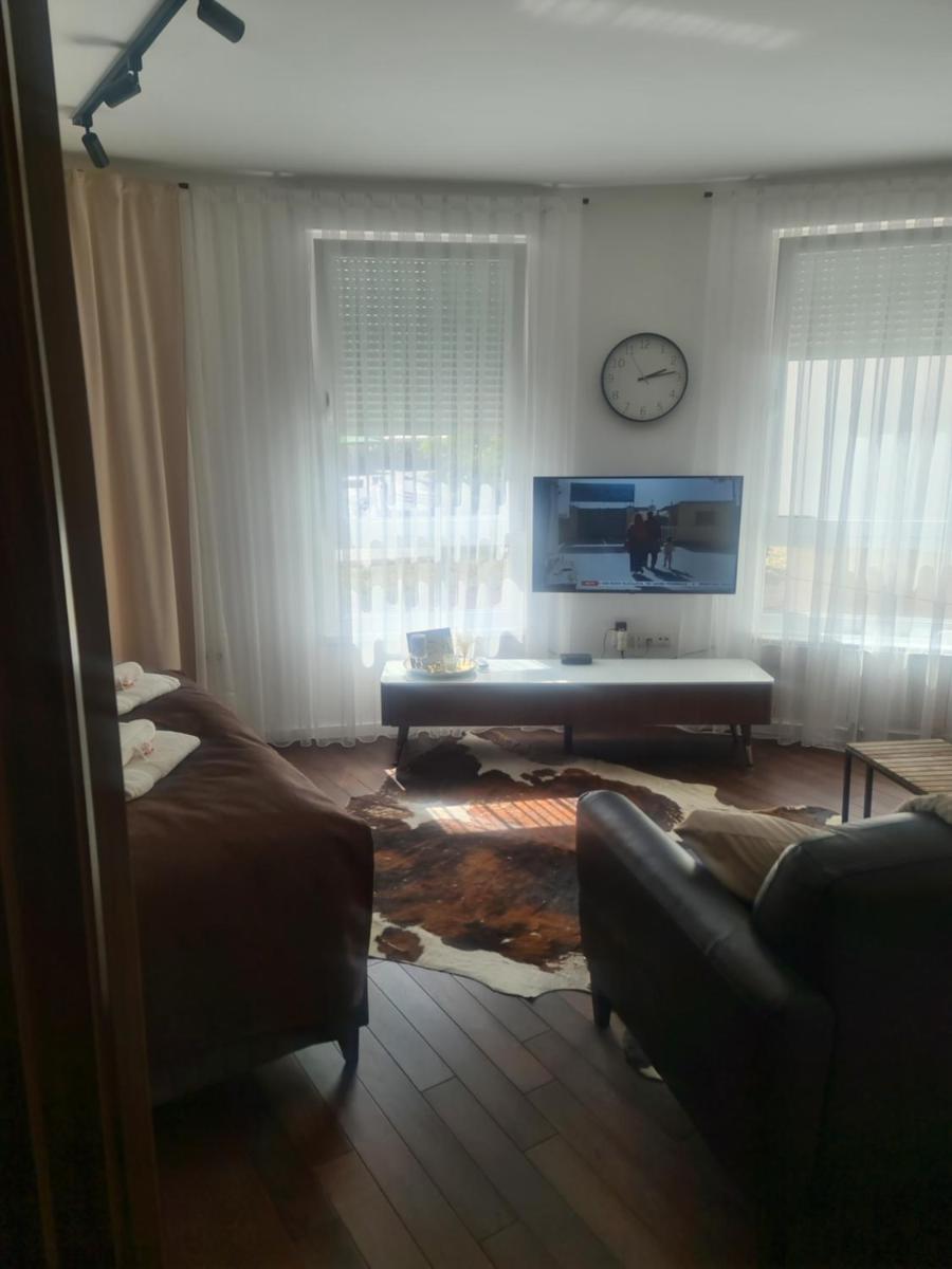 Tuzla Trg - Tuzla Square - Housity