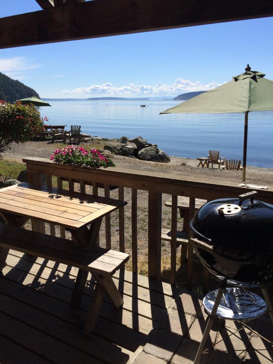 West Beach Resort - Housity