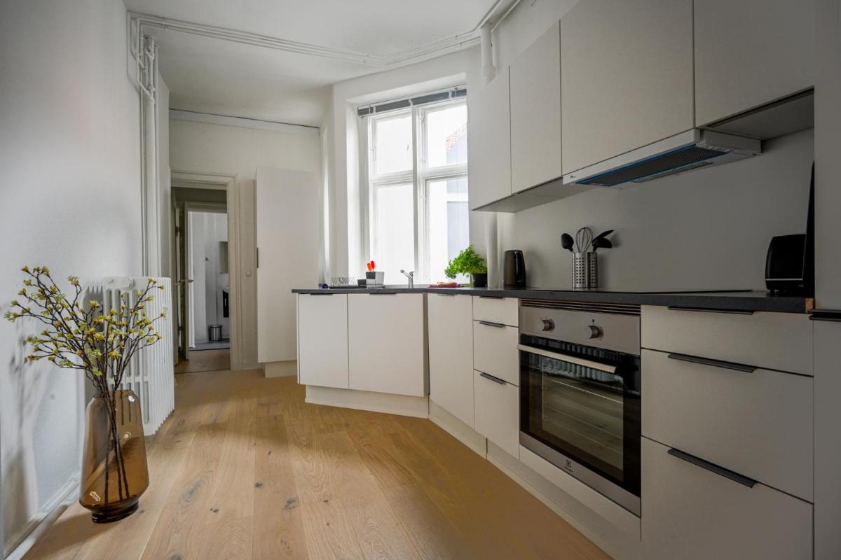 Sanders Merchant - Lovely Two-Bedroom Apartment In Center of Copenhagen - Housity