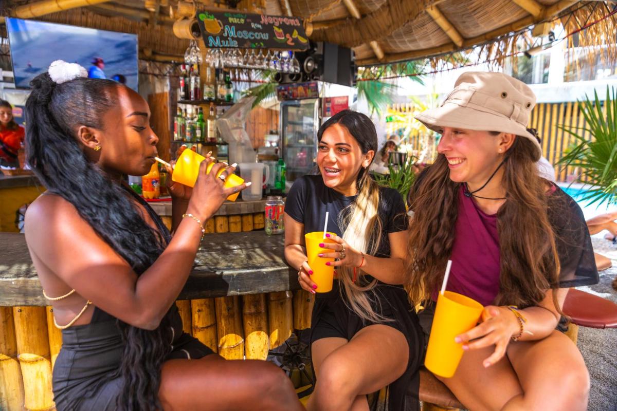 Bananas Adventure - Housity