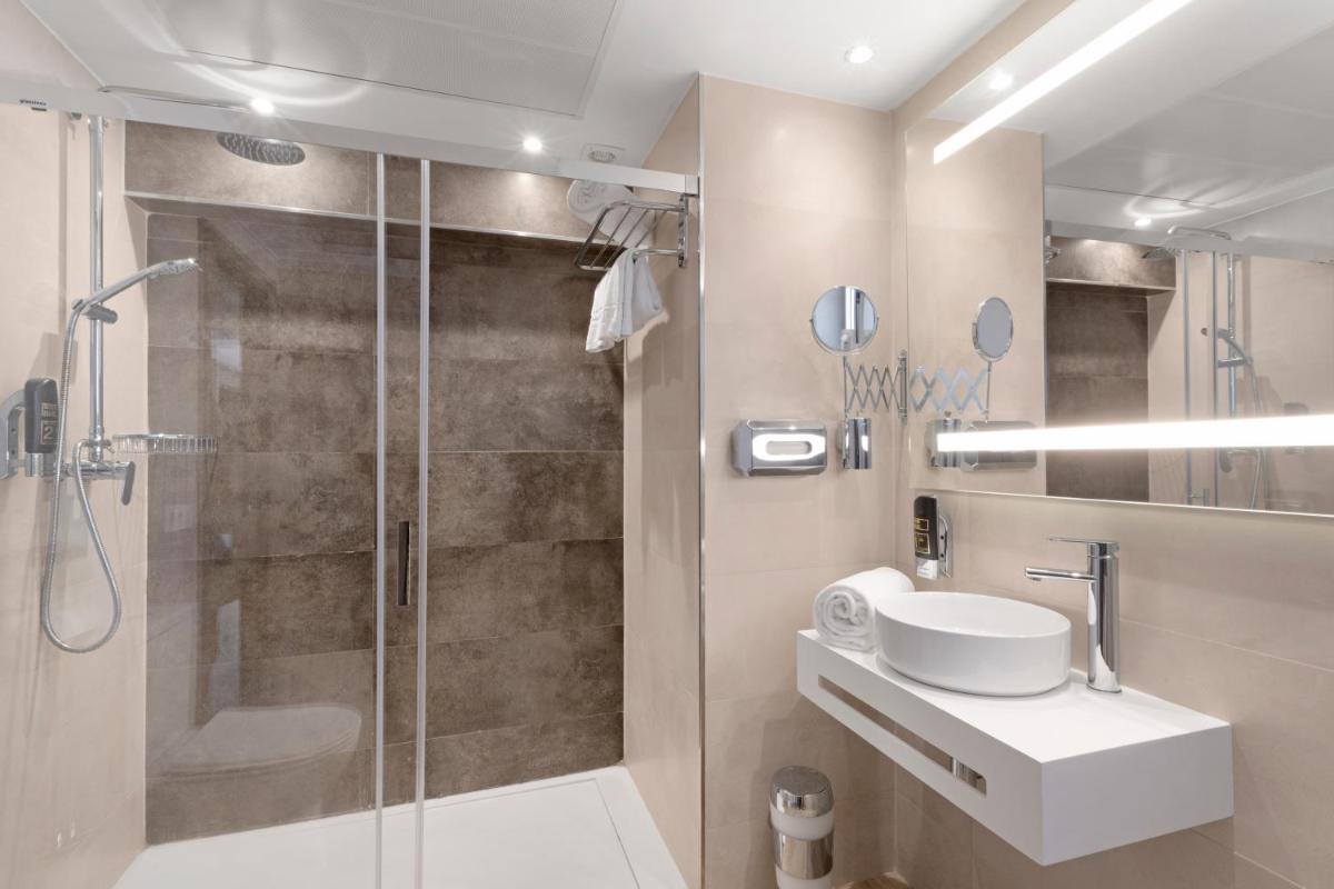 Hotel Sant Jordi - Housity