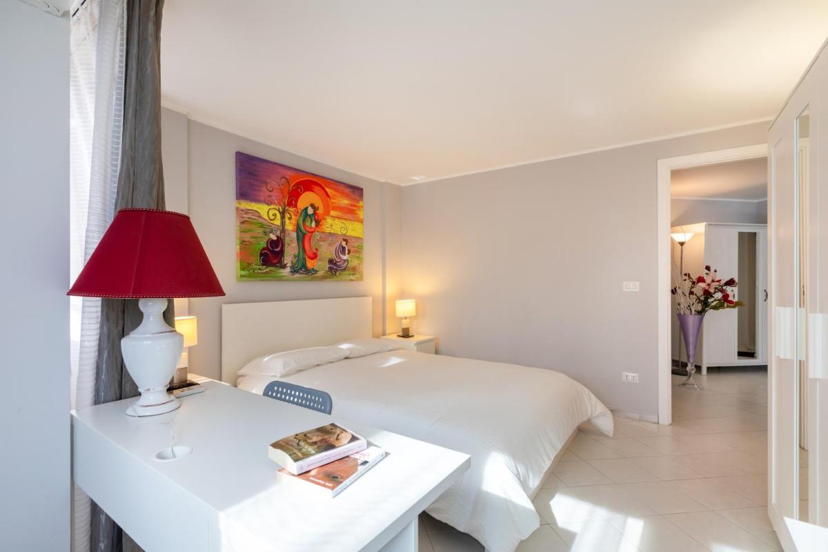 Palazzo Reale Cozy and Bright Apartment - Housity