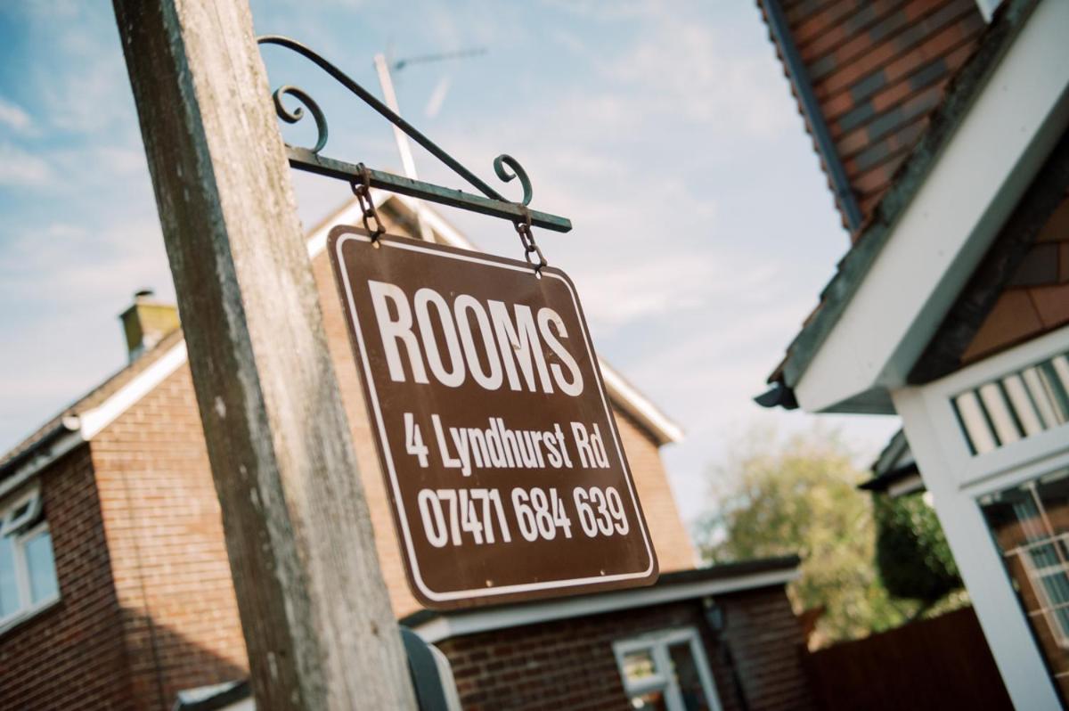 4 Lyndhurst Rd - Housity