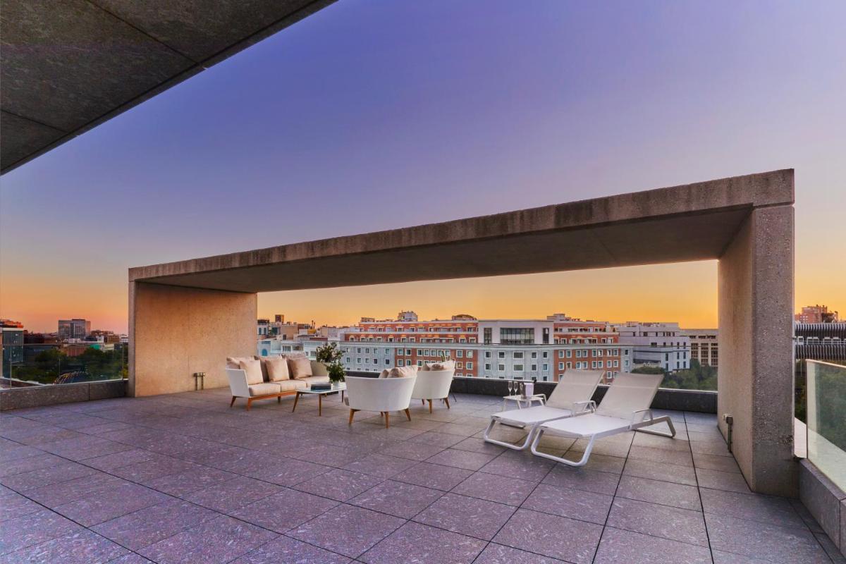 Un balcón o terraza de Hyatt Regency Madrid Residences