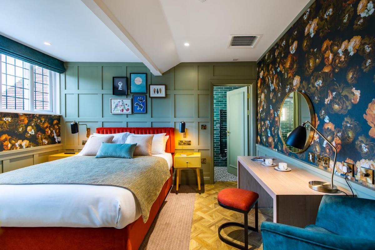 The Springs Resort & Golf Club - Housity