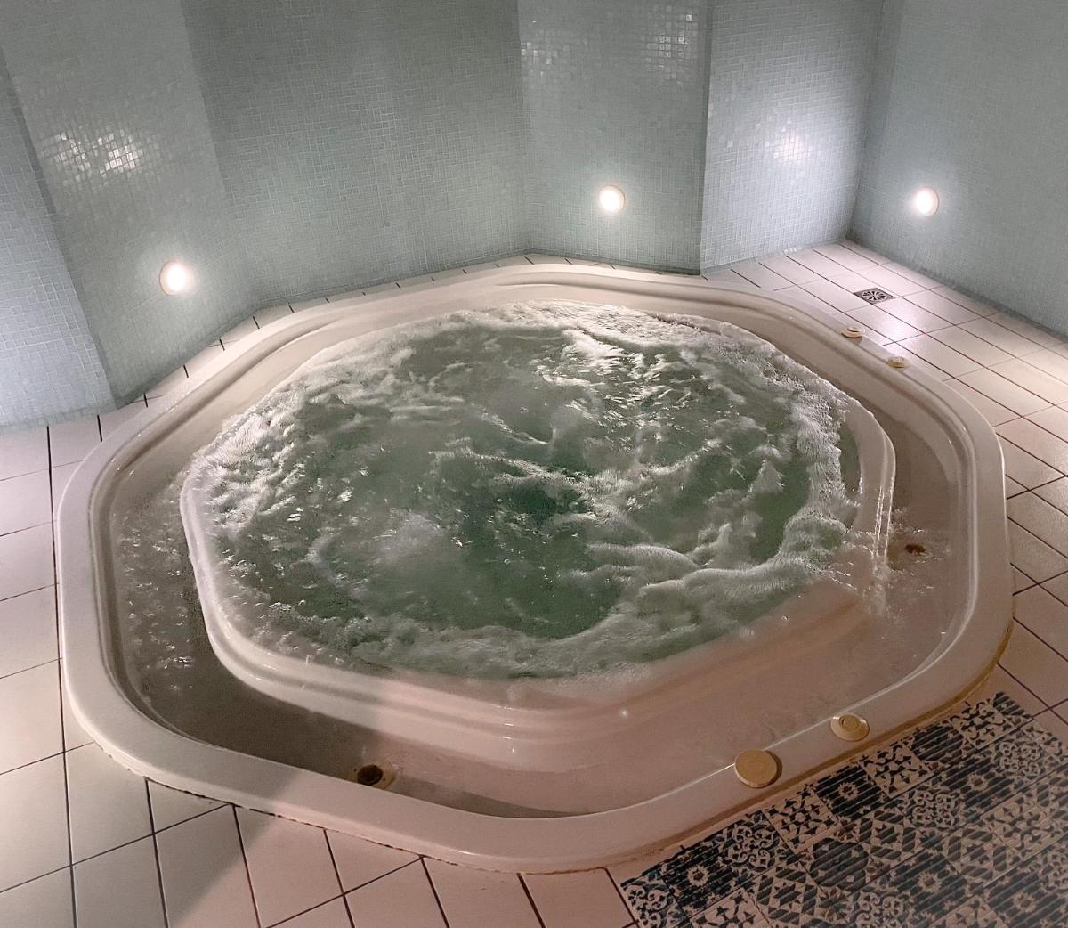 Suitetrails - Quality Gaume - Private Spa Jacuzzi & Sauna - Chassepierre
