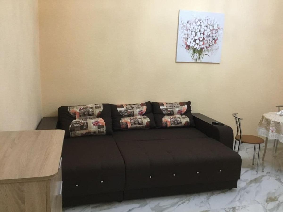 Dvukhkomnatnaia kvartira v tsentre 4 spal nykh mesta flat with 2 bedrooms 4 gues - Housity