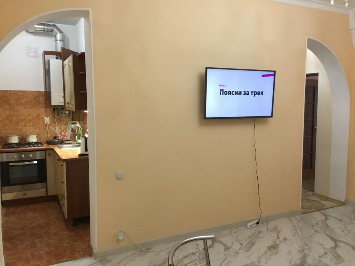 Dvukhkomnatnaia kvartira v tsentre 4 spal nykh mesta flat with 2 bedrooms 4 gues - Housity