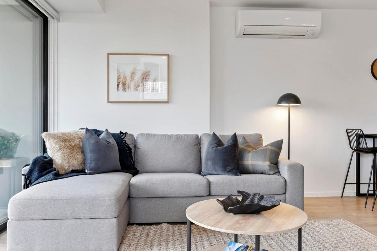 Luxury comfort with lush park views & free carpark - Housity