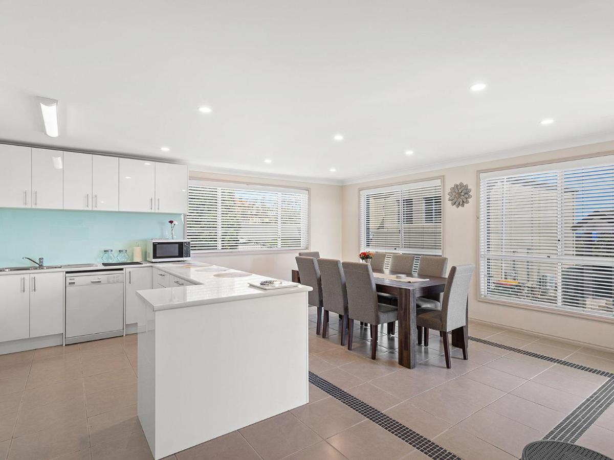 Prasans Beach House 4 Harbourview - Housity