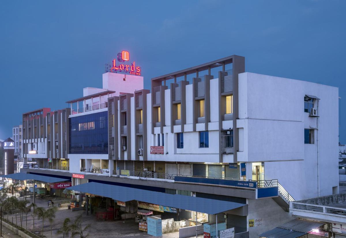 Lords Eco Inn Rajkot Shapar - Housity