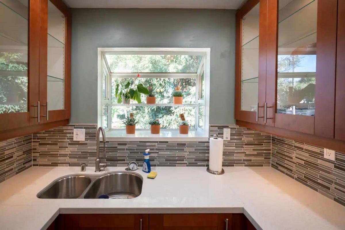 Redwood Place in Heart of Silicon Valley - Housity