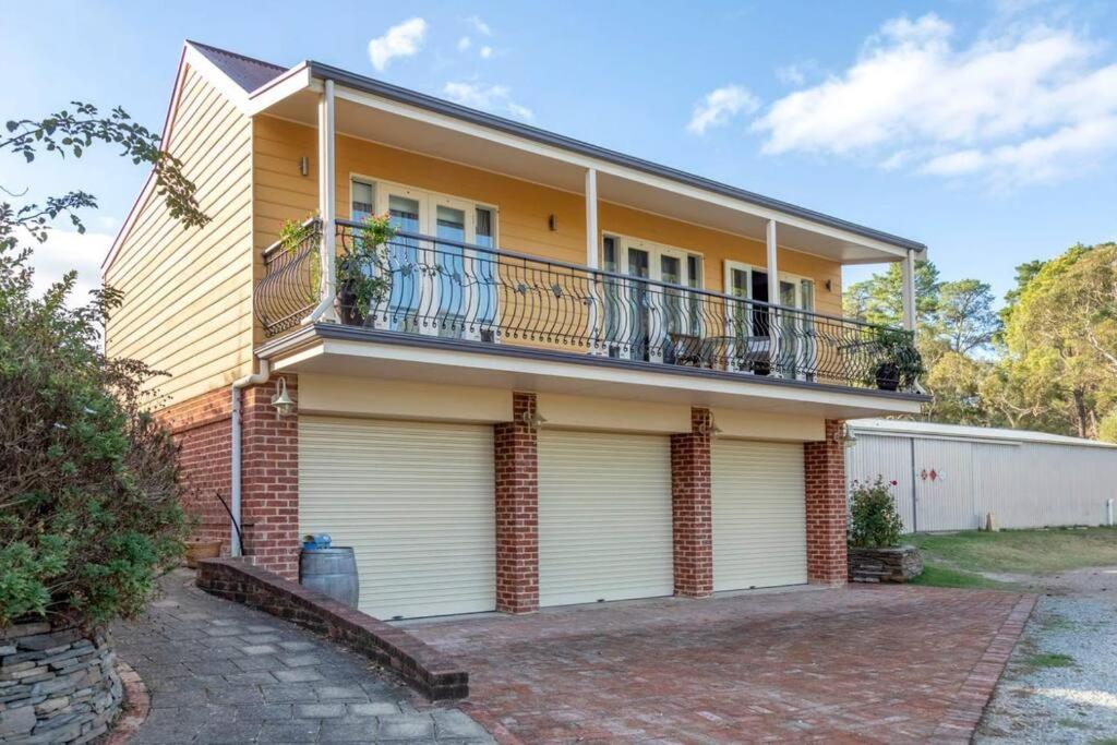 A Vintner's Luck - The Loft Down The Vines - Housity