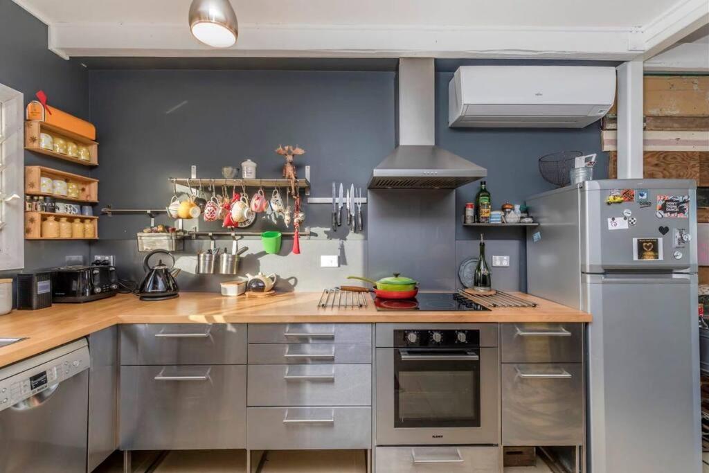A Vintner's Luck - The Loft Down The Vines - Housity