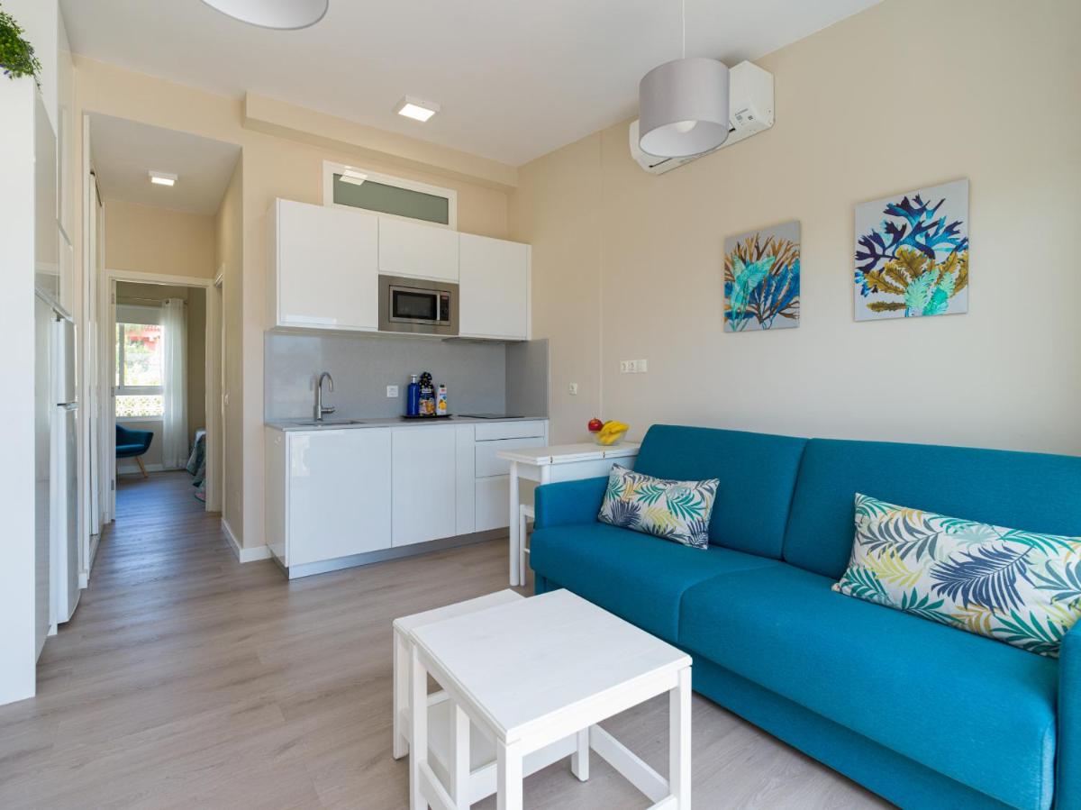 HomeForGuest Modern Apartment in San Agustin 2 min from the beach - Housity