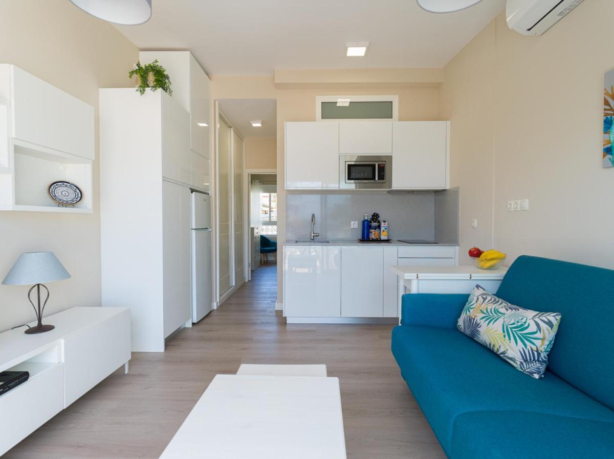 HomeForGuest Modern Apartment in San Agustin 2 min from the beach - Housity