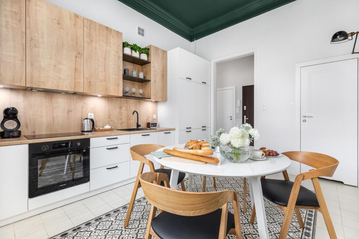 KAZIA Apartment in My Center - Housity