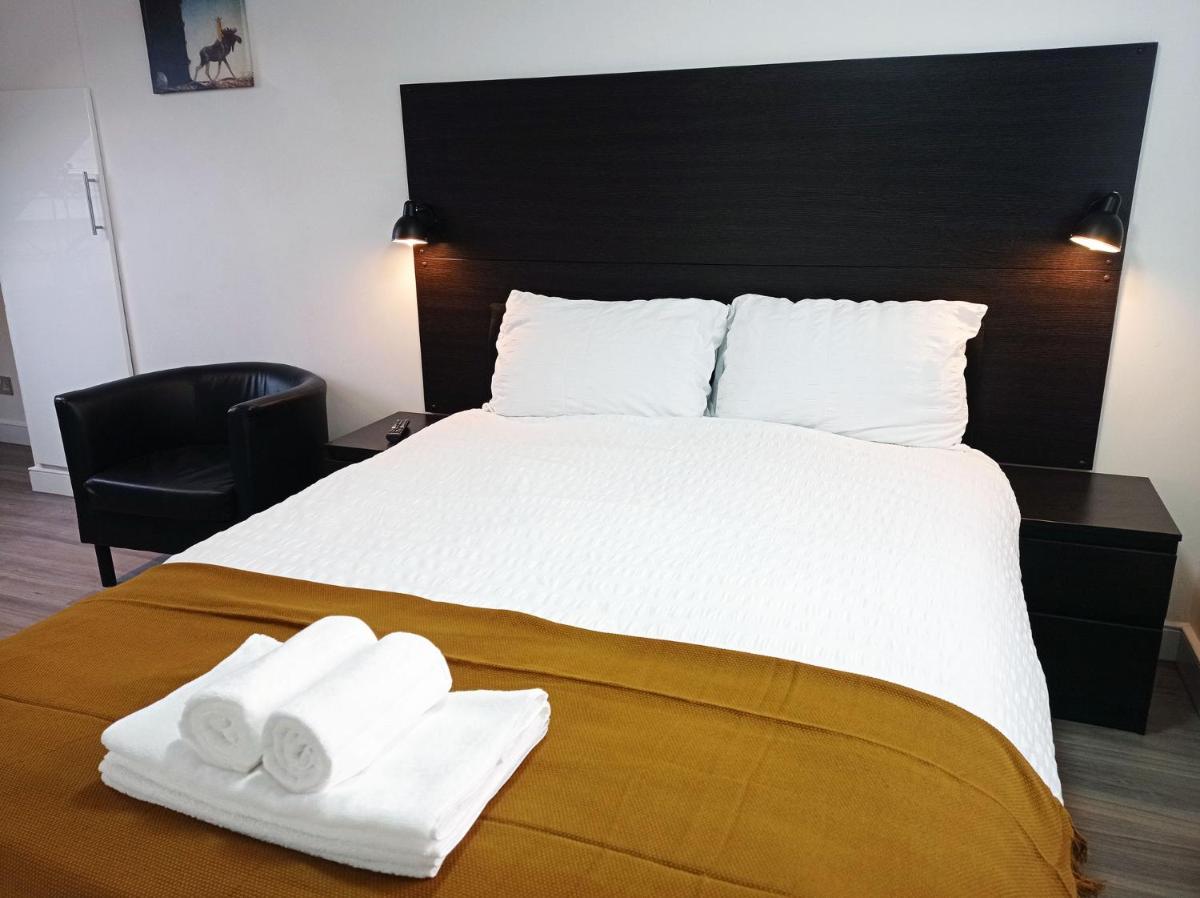 Mill Studio A - Self contained one bed studio flat - Housity