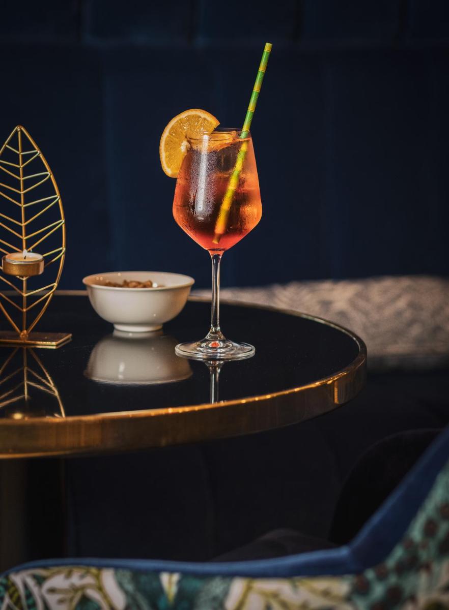 Boissons dans l'établissement GOLDEN TULIP LYON OUEST TECHLID Hotel & Spa