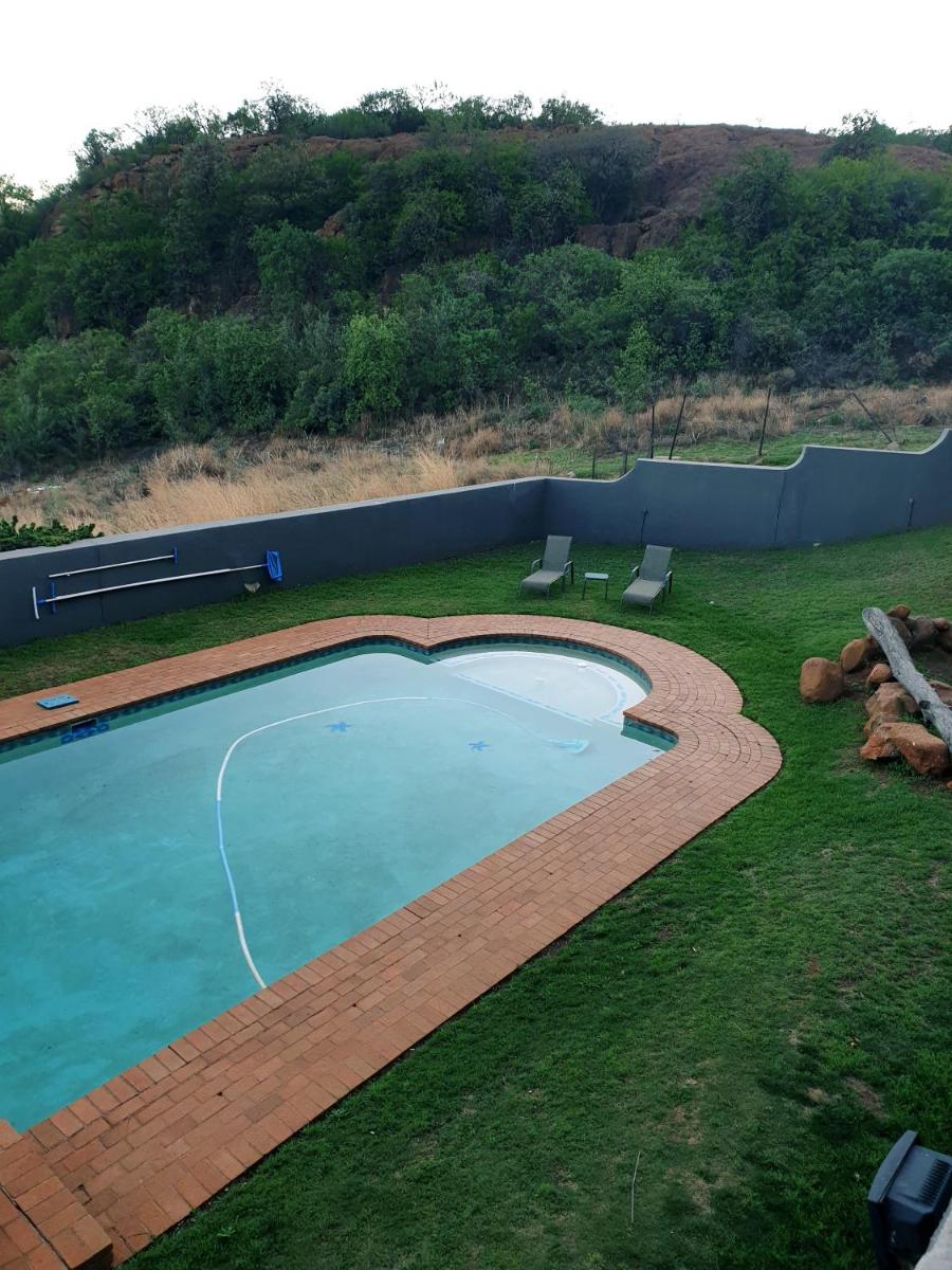 Glenvista Home with a View - Housity