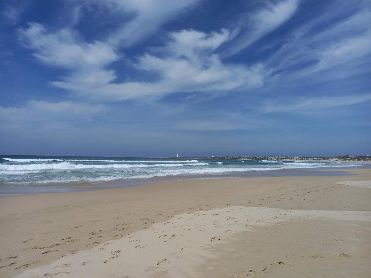 Lovely brand new flat near restaurants and beach with solar - free wifi and DSTV - Housity