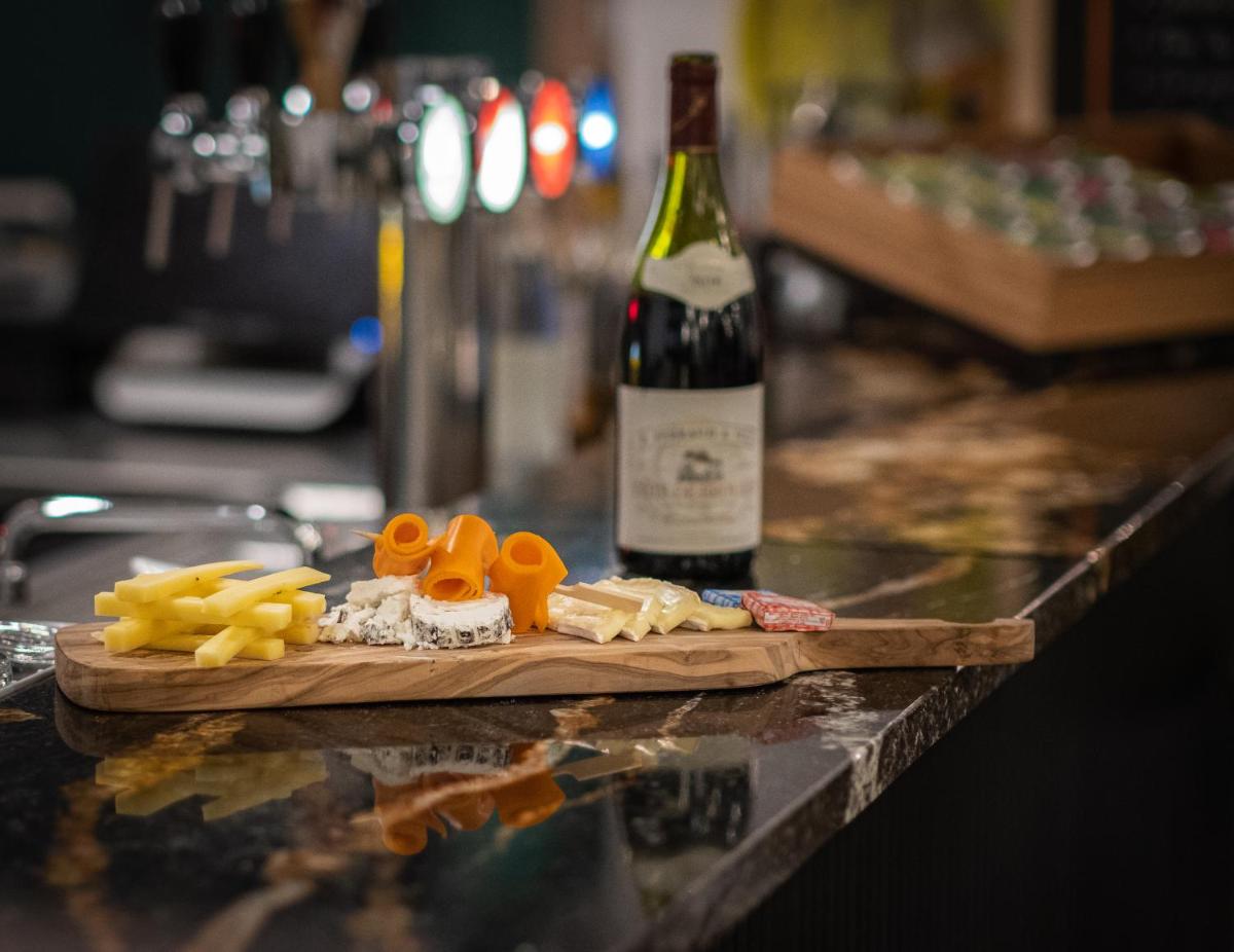 KYRIAD LYON OUEST Limonest - Housity