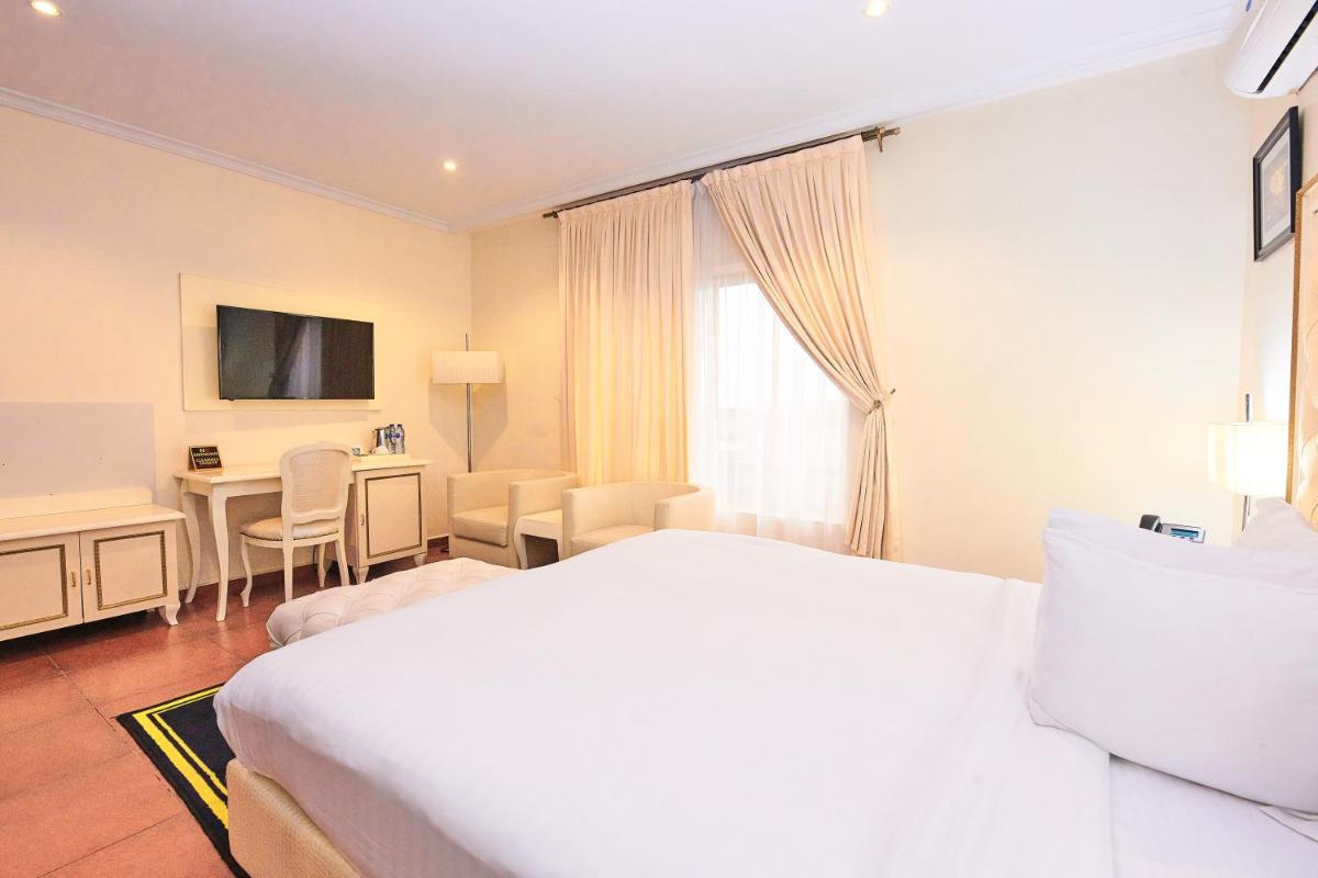 Suitetrails - Oak Haven Hotel & Suites