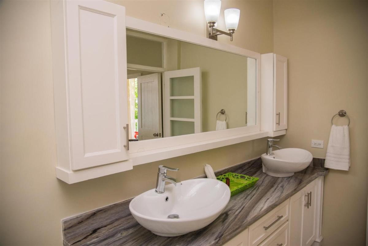 Seaside Condo 4 - Housity