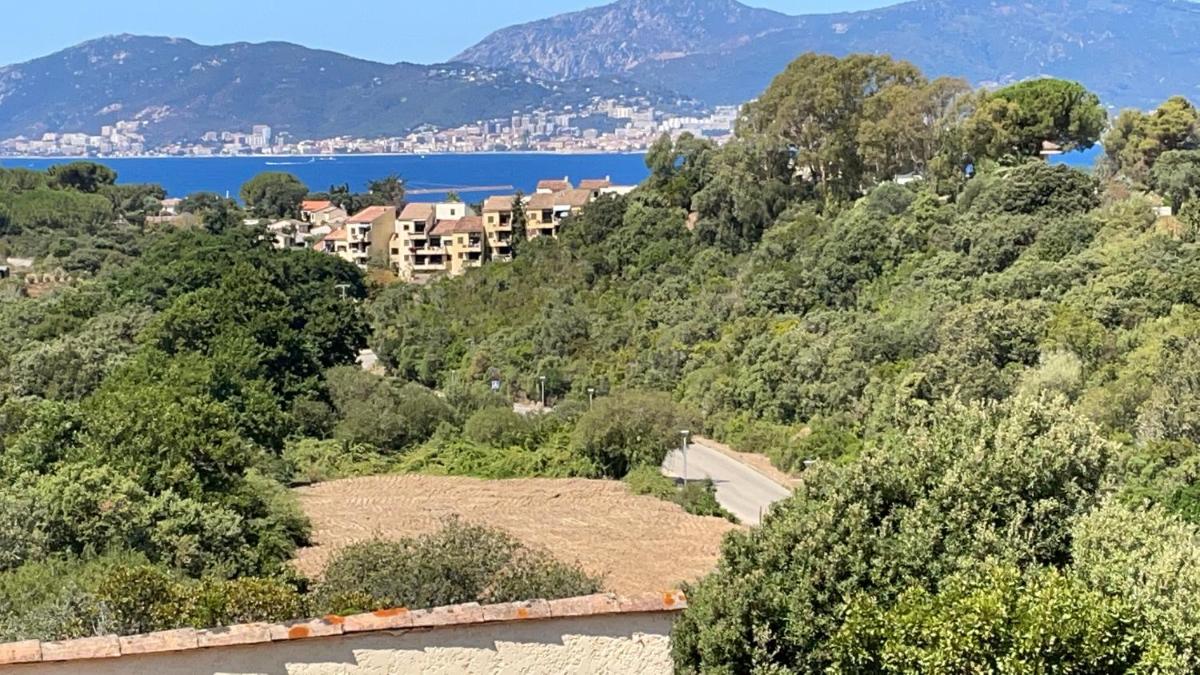 Porticcio Appartement 6 personnes terrasse avec vue imprenable Golfe d'Ajaccio et plage 800m - Housity
