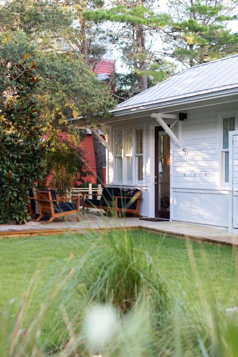 Garden Bungalow - Housity