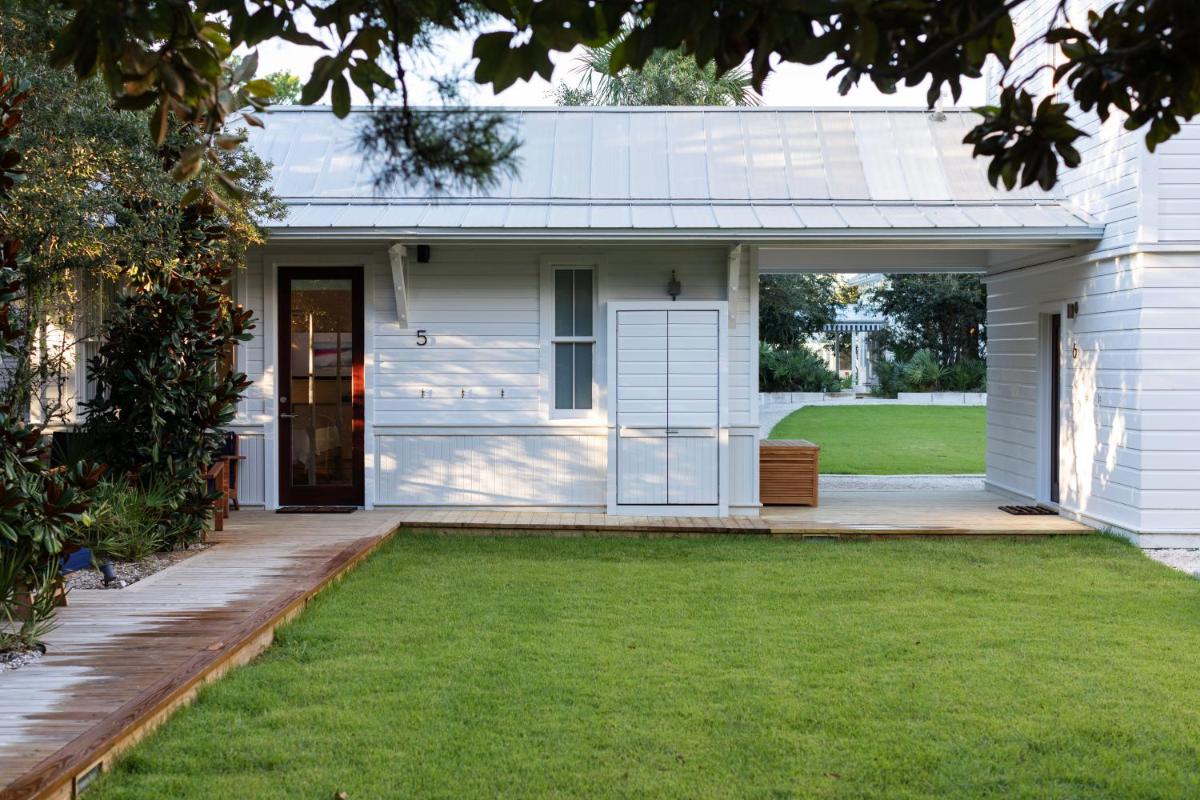 Garden Bungalow - Housity