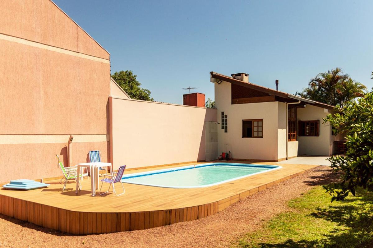 Chale c piscina e churrasqueira em Sao Leopoldo-RS - Housity