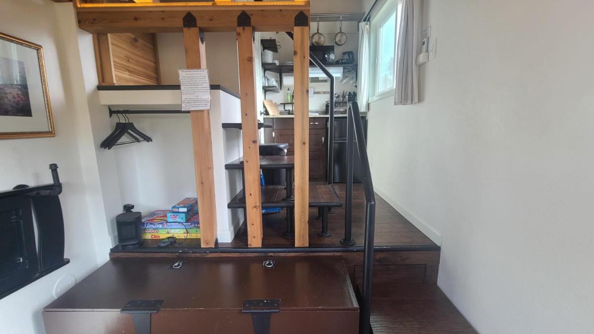 Emerald Lodge Tiny House On The Farm - Housity