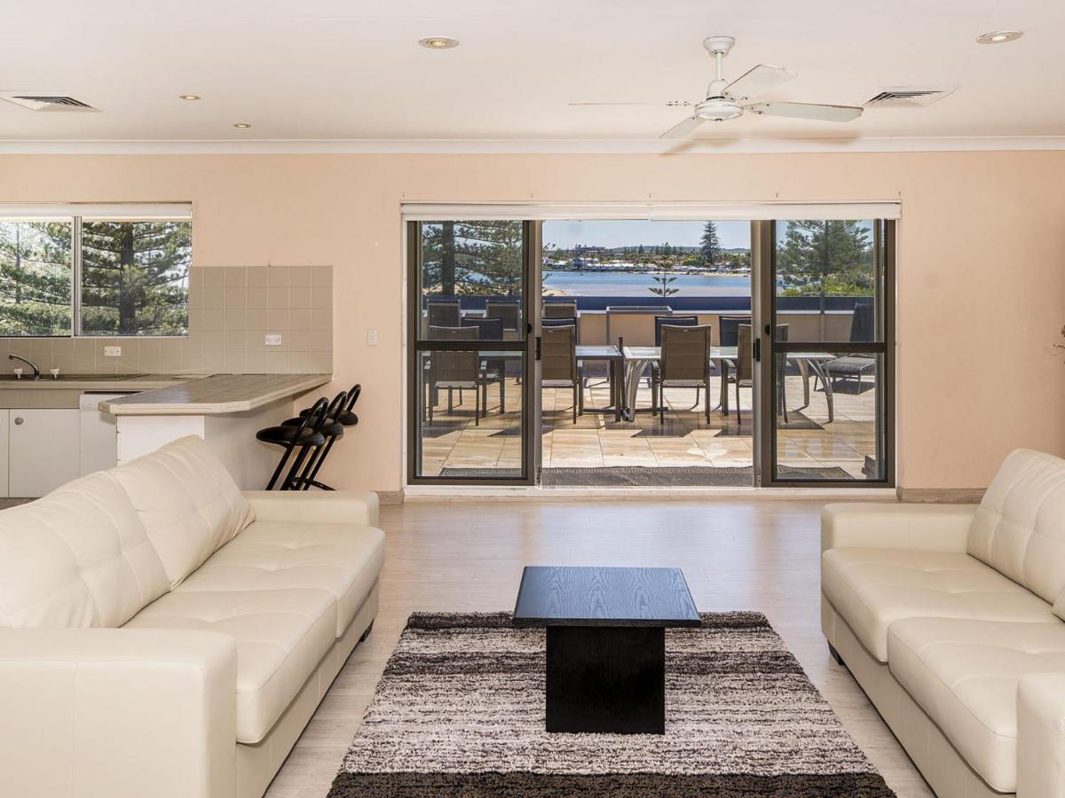 Lakeshore Apartments Unit 5 - Housity