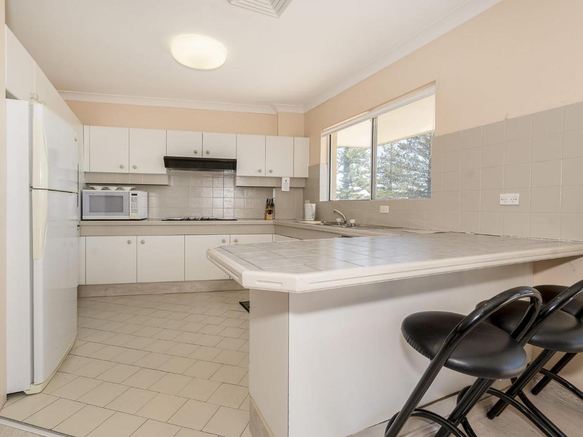 Lakeshore Apartments Unit 5 - Housity